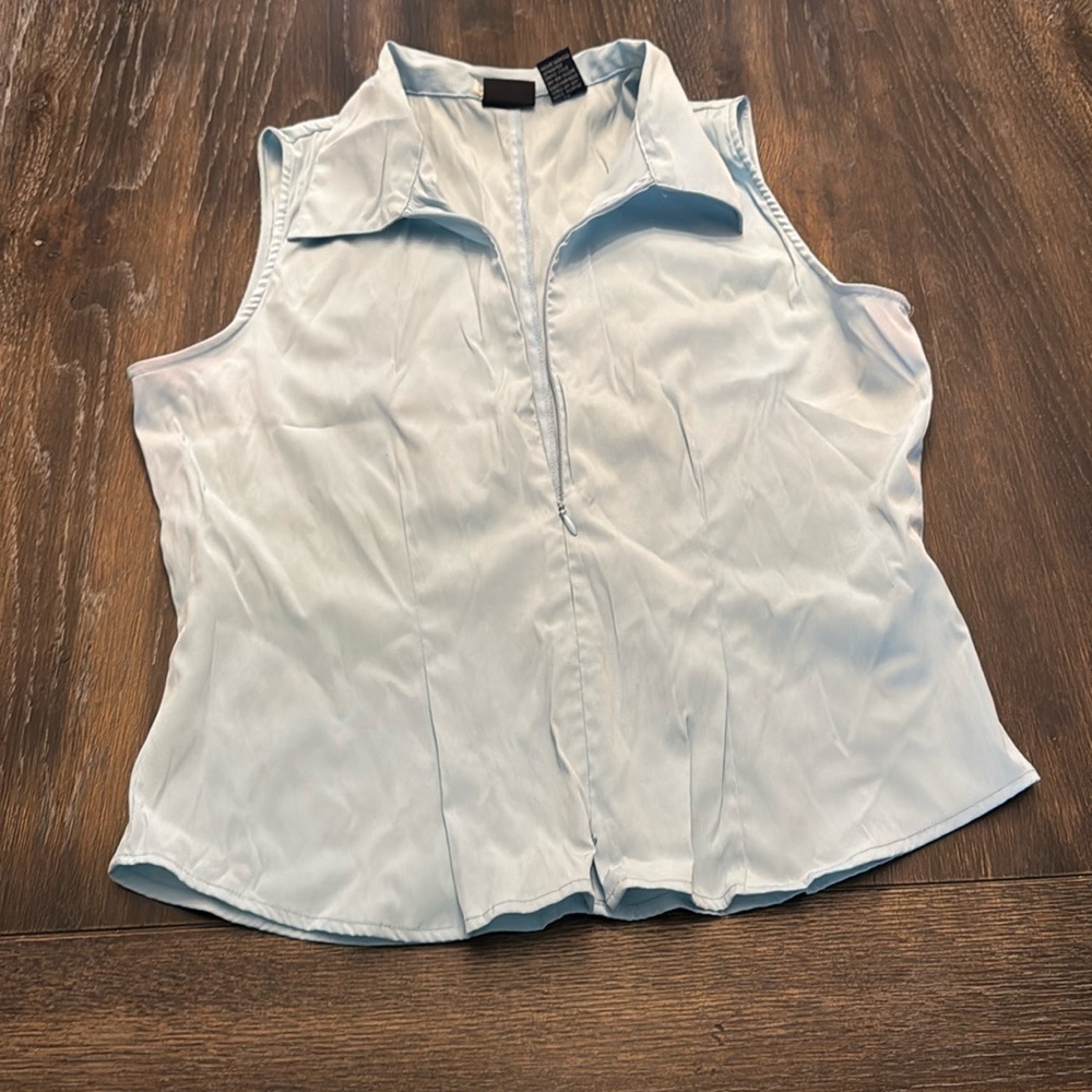 DCC STRETCH BLUE ZIP BLOUSE SIZE LARGE